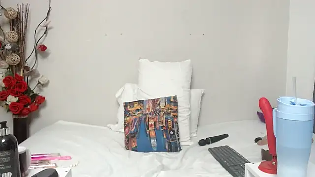 Snapshot of Nicol_Love0 chatting on February 3, 10:00 pm Nicol Love0 online show from February 3, 10:00 pm