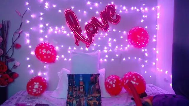 Snapshot of Nicol_Love0 chatting on February 14, 11:10 am Nicol Love0 online show from February 14, 11:10 am