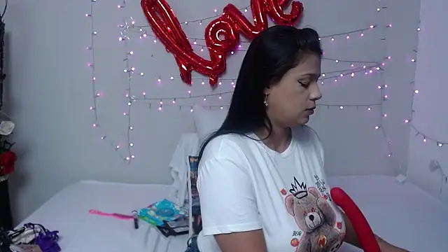 Snapshot of Nicol_Love0 chatting on February 22, 12:19 pm Nicol Love0 online show from February 22, 12:19 pm