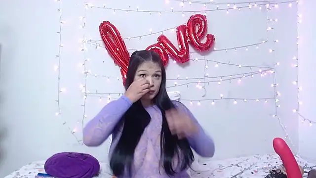 Snapshot of Nicol_Love0 chatting on February 24, 2:37 pm Nicol Love0 online show from February 24, 2:37 pm