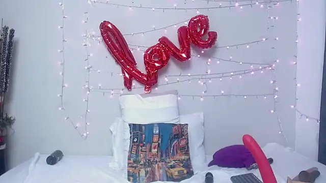 Snapshot of Nicol_Love0 chatting on March 3, 8:00 pm Nicol Love0 online show from March 3, 8:00 pm