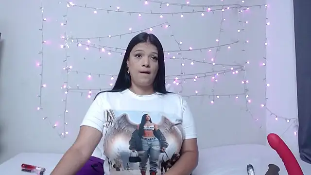 Snapshot of Nicol_Love0 chatting on March 10, 10:48 am Nicol Love0 online show from March 10, 10:48 am