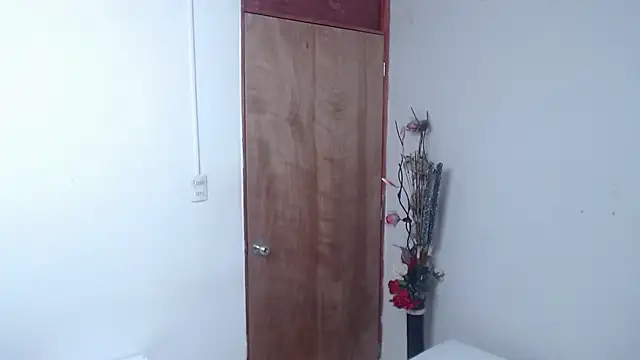 Snapshot of Nicol_Love0 chatting on March 19, 5:17 pm Nicol Love0 online show from March 19, 5:17 pm