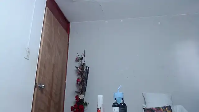 Snapshot of Nicol_Love0 chatting on March 21, 2:07 pm Nicol Love0 online show from March 21, 2:07 pm
