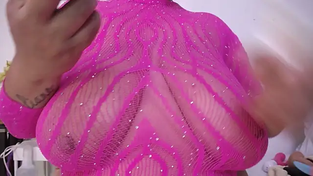 Nicol Love0 online show from February 27, 12:38 pm