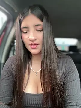Snapshot of AhriCutte chatting on February 26, 5:28 pm AhriCutte online show from February 26, 5:28 pm