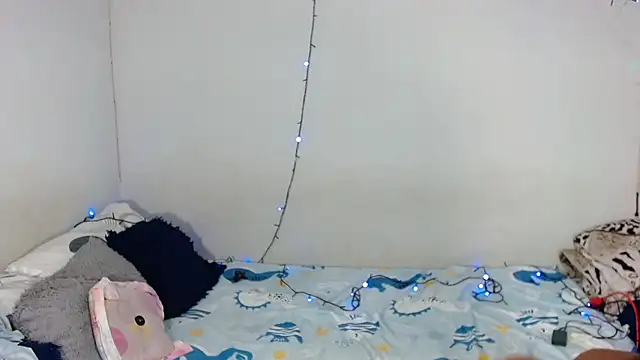 Snapshot of JessicaEbony chatting on May 15, 1:01 am JessicaEbony online show from May 15, 1:01 am