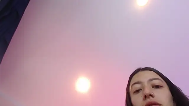 Snapshot of Zoe_Vixen chatting on December 19, 12:01 pm Zoe Vixen online show from December 19, 12:01 pm