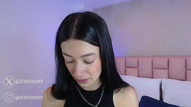 Snapshot of Zoe_Vixen chatting on January 13, 12:13 pm Zoe Vixen online show from January 13, 12:13 pm
