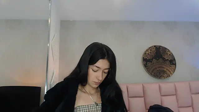 Snapshot of Zoe_Vixen chatting on February 12, 12:01 pm Zoe Vixen online show from February 12, 12:01 pm
