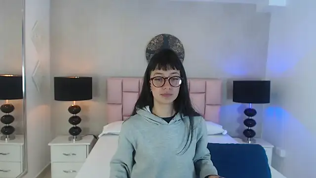 Snapshot of Zoe_Vixen chatting on February 26, 12:03 pm Zoe Vixen online show from February 26, 12:03 pm