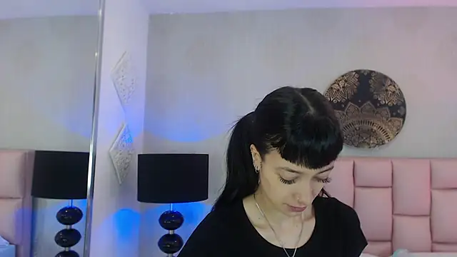 Snapshot of Zoe_Vixen chatting on March 12, 12:04 pm Zoe Vixen online show from March 12, 12:04 pm