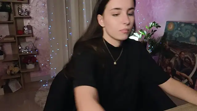 Snapshot of AuroraAksnesss chatting on December 3, 11:33 am AuroraAksnesss online show from December 3, 11:33 am