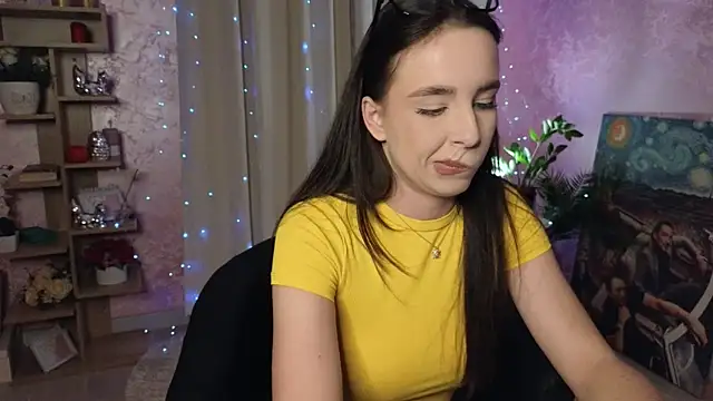 Snapshot of AuroraAksnesss chatting on December 11, 2:22 pm AuroraAksnesss online show from December 11, 2:22 pm