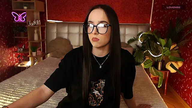 Snapshot of AuroraAksnesss chatting on February 5, 6:48 pm AuroraAksnesss online show from February 5, 6:48 pm