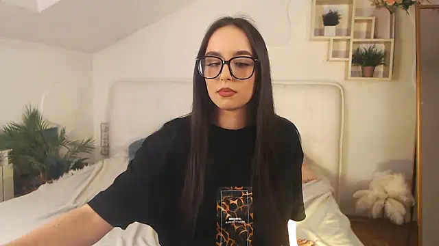 Snapshot of AuroraAksnesss chatting on February 6, 5:30 pm AuroraAksnesss online show from February 6, 5:30 pm