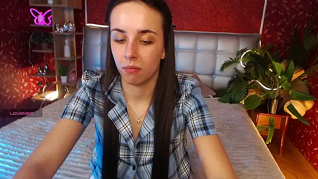 Snapshot of AuroraAksnesss chatting on February 11, 3:18 pm AuroraAksnesss online show from February 11, 3:18 pm