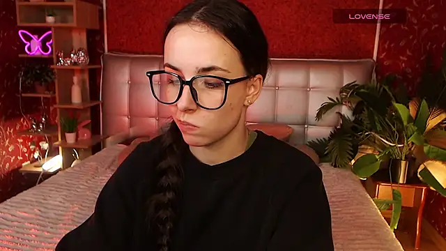 Snapshot of AuroraAksnesss chatting on February 15, 5:17 pm AuroraAksnesss online show from February 15, 5:17 pm