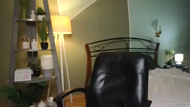 Snapshot of AuroraAksnesss chatting on March 6, 4:17 pm AuroraAksnesss online show from March 6, 4:17 pm