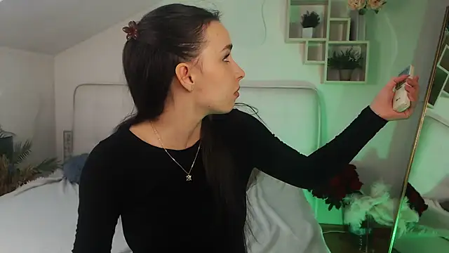 Snapshot of AuroraAksnesss chatting on March 11, 7:58 am AuroraAksnesss online show from March 11, 7:58 am