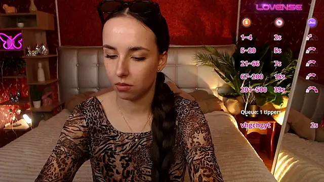 Snapshot of AuroraAksnesss chatting on March 12, 5:38 pm AuroraAksnesss online show from March 12, 5:38 pm