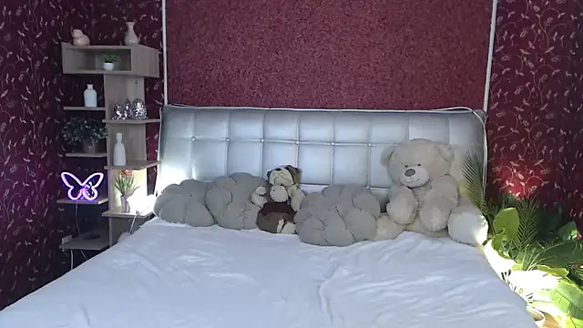 Snapshot of AuroraAksnesss chatting on September 11, 8:14 am AuroraAksnesss online show from September 11, 8:14 am