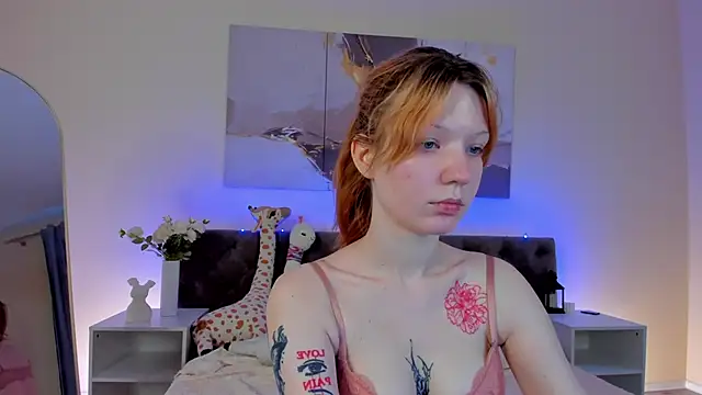 Snapshot of Linablueeyed chatting on May 30, 9:06 am Linablueeyed online show from May 30, 9:06 am
