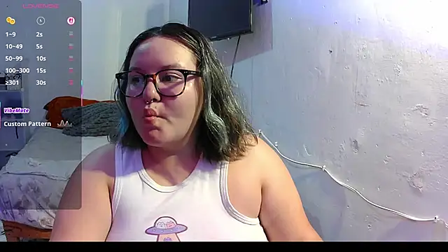 Snapshot of almitapro07 chatting on June 6, 12:38 am almitapro07 online show from June 6, 12:38 am