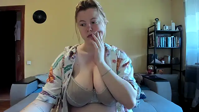 LillyDepp online show from April 30, 1:50 pm