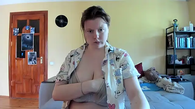 LillyDepp online show from May 6, 11:59 am