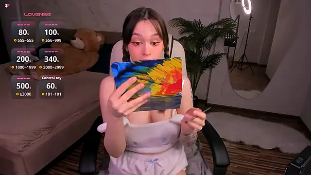 BadScarlet1 online show from December 3, 1:31 pm