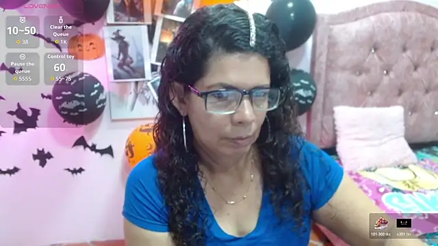 Snapshot of sila_bolum chatting on October 30, 3:57 pm sila bolum online show from October 30, 3:57 pm