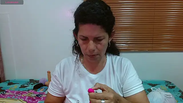 Snapshot of sila_bolum chatting on November 11, 5:46 pm sila bolum online show from November 11, 5:46 pm