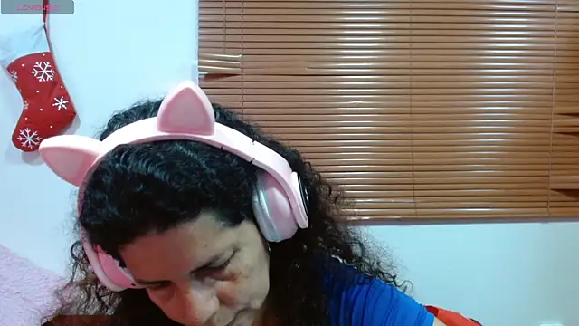 Snapshot of sila_bolum chatting on November 28, 1:25 pm sila bolum online show from November 28, 1:25 pm