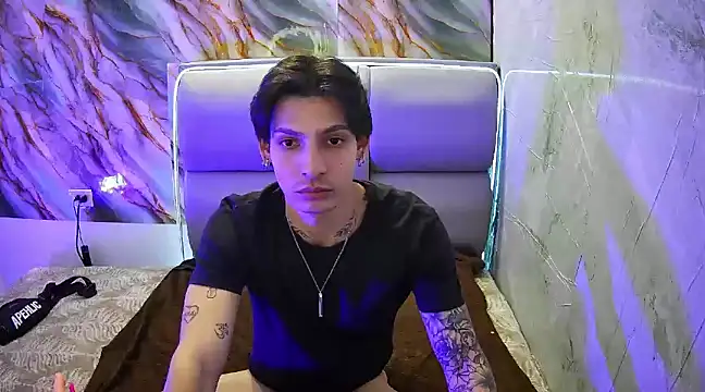 Snapshot of Apolo_Hidalgo01 chatting on February 2, 4:11 pm Apolo Hidalgo01 online show from February 2, 4:11 pm