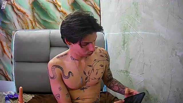 Snapshot of Apolo_Hidalgo01 chatting on February 3, 7:10 pm Apolo Hidalgo01 online show from February 3, 7:10 pm