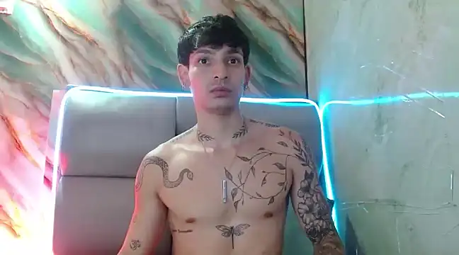 Snapshot of Apolo_Hidalgo01 chatting on March 13, 4:45 pm Apolo Hidalgo01 online show from March 13, 4:45 pm