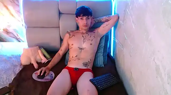 Snapshot of Apolo_Hidalgo01 chatting on March 14, 4:51 pm Apolo Hidalgo01 online show from March 14, 4:51 pm