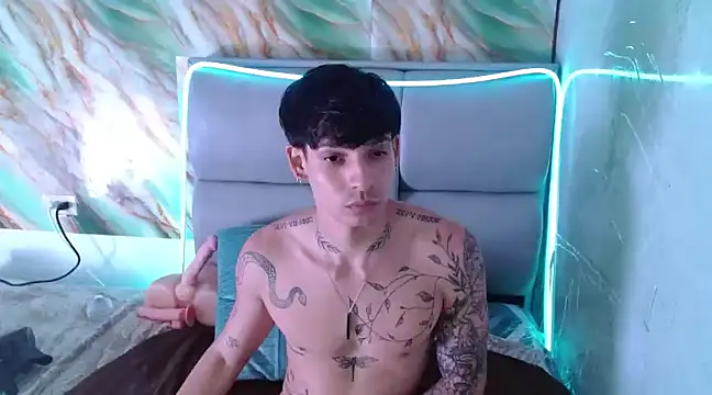 Snapshot of Apolo_Hidalgo01 chatting on March 16, 7:27 pm Apolo Hidalgo01 online show from March 16, 7:27 pm