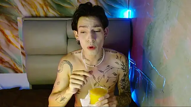 Snapshot of Apolo_Hidalgo01 chatting on September 14, 7:02 pm Apolo Hidalgo01 online show from September 14, 7:02 pm