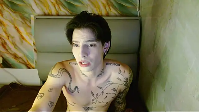 Snapshot of Apolo_Hidalgo01 chatting on September 18, 6:54 pm Apolo Hidalgo01 online show from September 18, 6:54 pm