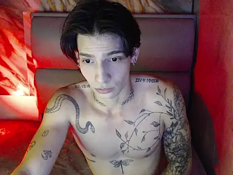 Snapshot of Apolo_Hidalgo01 chatting on October 15, 10:54 pm Apolo Hidalgo01 online show from October 15, 10:54 pm