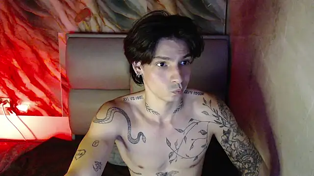 Snapshot of Apolo_Hidalgo01 chatting on October 19, 6:08 pm Apolo Hidalgo01 online show from October 19, 6:08 pm