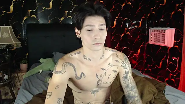 Snapshot of Apolo_Hidalgo01 chatting on November 4, 10:42 pm Apolo Hidalgo01 online show from November 4, 10:42 pm