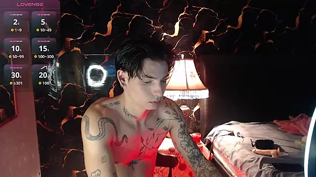 Snapshot of Apolo_Hidalgo01 chatting on November 6, 10:54 pm Apolo Hidalgo01 online show from November 6, 10:54 pm