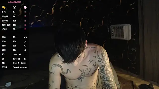 Snapshot of Apolo_Hidalgo01 chatting on December 13, 11:21 pm Apolo Hidalgo01 online show from December 13, 11:21 pm