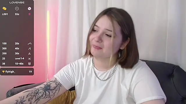 Snapshot of Alice_Walters chatting on January 25, 10:28 pm Alice Walters online show from January 25, 10:28 pm