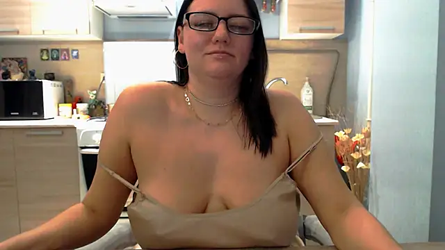 Snapshot of Sophy__soft chatting on February 8, 6:12 pm Sophy soft online show from February 8, 6:12 pm