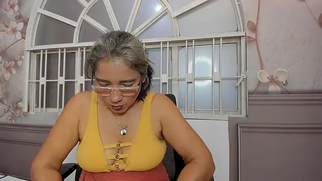 Snapshot of mature_bigass__ chatting on December 31, 7:42 am mature bigass online show from December 31, 7:42 am