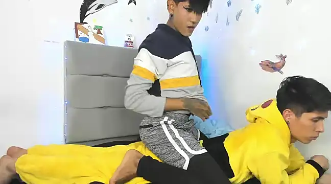 andrew uwu  online show from December 14, 1:06 am